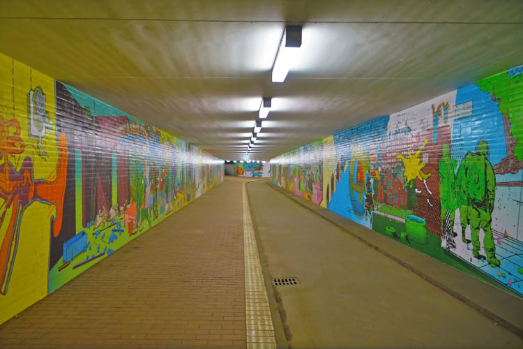 Kunsttunnel Bremen, Büsen